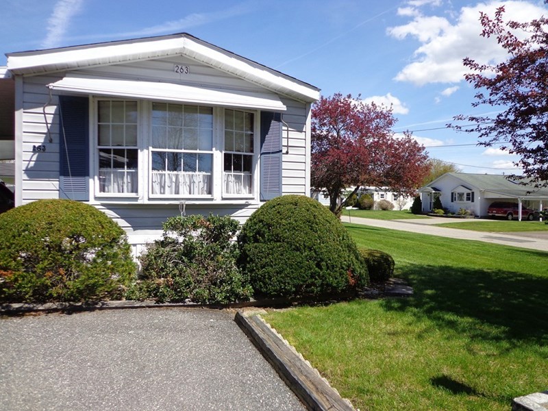 281 Chauncy Walker Street, Belchertown Real Estate Auction